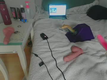 Peachiebum Chaturbate stream image from May 18, 2026