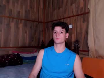 Powertwinky Chaturbate stream image from May 18, 2026