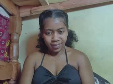 Rasoaa Chaturbate stream image from May 18, 2026