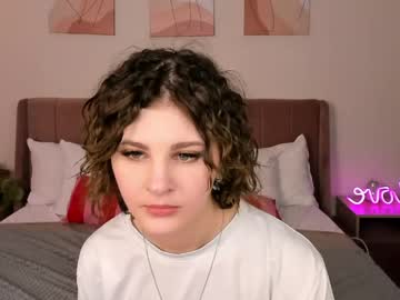 Kira_Fluffy Chaturbate stream image from May 18, 2026