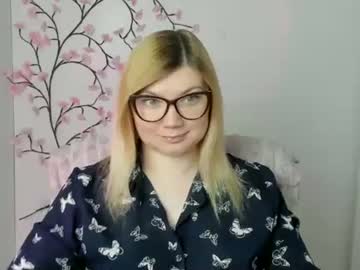Molly_Moree Chaturbate stream image from May 18, 2026