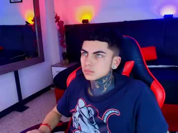 Adamswalkerr_ Chaturbate stream image from May 18, 2026