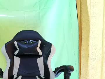 Aronmiller404 Chaturbate stream image from May 18, 2026