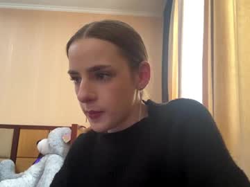 Suzannetigerino Chaturbate stream image from May 18, 2026