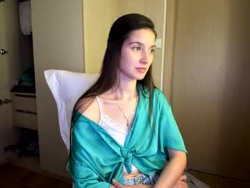 Meralynn Chaturbate stream image from May 18, 2026