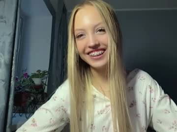 Nellylosk Chaturbate stream image from May 18, 2026