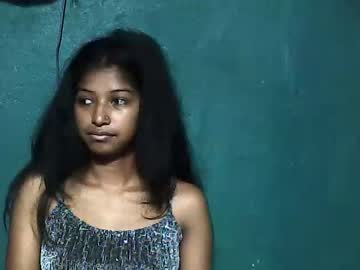 Elynah195043 Chaturbate stream image from May 18, 2026