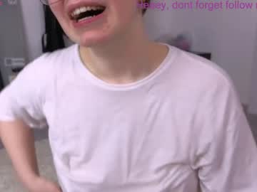 Thestaronsky Chaturbate stream image from May 18, 2026