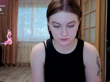 Dreameveline Chaturbate stream image from May 18, 2026