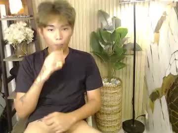 Hottestloues Chaturbate stream image from May 18, 2026