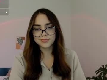 Joyandlove Chaturbate stream image from May 18, 2026