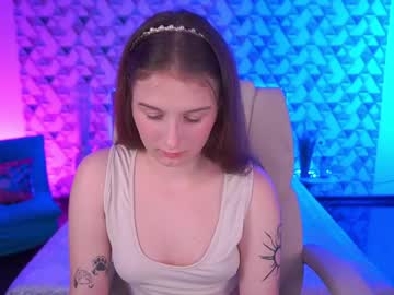 Vikviklove Chaturbate stream image from May 18, 2026