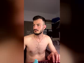 Alezandre265428 Chaturbate stream image from May 18, 2026