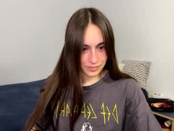 Alicekollt Chaturbate stream image from May 18, 2026