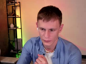 Long_Play Chaturbate stream image from May 18, 2026