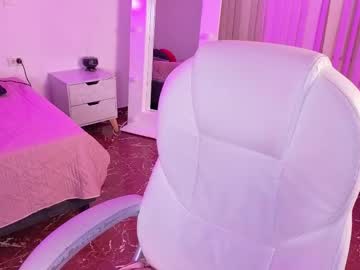 Littlee_Red Chaturbate stream image from May 18, 2026
