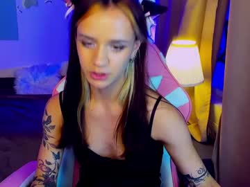 Agatasilk Chaturbate stream image from May 18, 2026