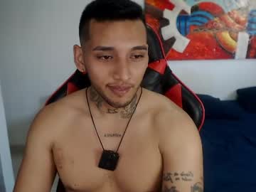 Andymanfit Chaturbate stream image from May 18, 2026