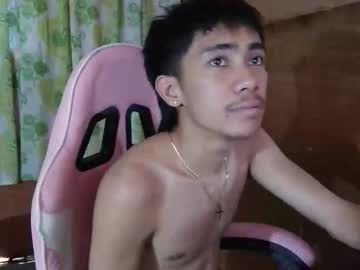 Ur_Fuckerboy Chaturbate stream image from May 19, 2026