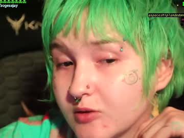 Frogessjay Chaturbate stream image from May 19, 2026