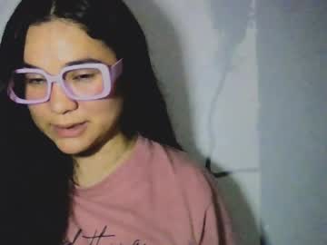 Laurengirls1 Chaturbate stream image from May 19, 2026