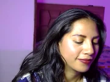 Natalieevanss Chaturbate stream image from May 19, 2026