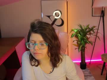 Ariell_Mini Chaturbate stream image from May 19, 2026