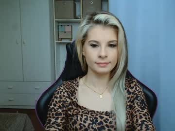 Kristineamore Chaturbate stream image from May 19, 2026