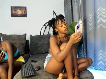 Bella_Thequeen Chaturbate stream image from May 19, 2026