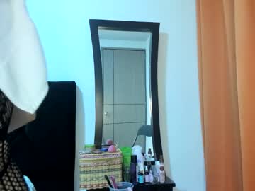 Akanekihm Chaturbate stream image from May 19, 2026