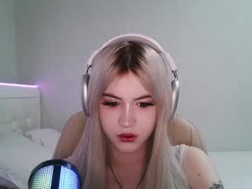 Olivesaller Chaturbate stream image from May 19, 2026