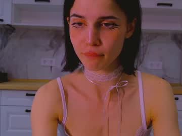Rinacain Chaturbate stream image from May 19, 2026