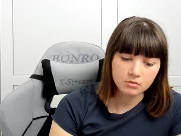 Emilli_Moon Chaturbate stream image from May 19, 2026