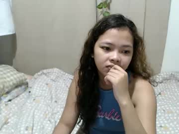 Sweetpetitedates Chaturbate stream image from May 19, 2026