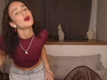 Ysenne_Josse Chaturbate stream image from May 19, 2026