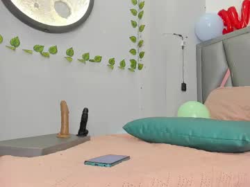 Aurora_Blackmont Chaturbate stream image from May 19, 2026