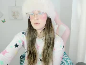 Zooeybelair Chaturbate stream image from May 19, 2026