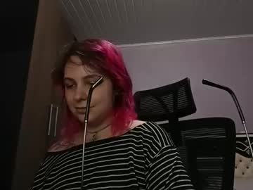 Lelcomlal Chaturbate stream image from May 19, 2026