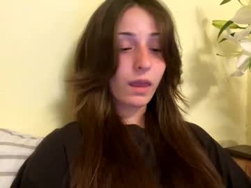 Bloomsakuraa Chaturbate stream image from May 19, 2026