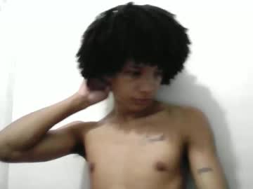 Junior_Thegoldenboy Chaturbate stream image from May 19, 2026