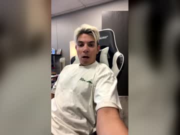 Onewildxxx Chaturbate stream image from May 19, 2026