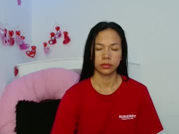 Laura_Macias Chaturbate stream image from May 19, 2026