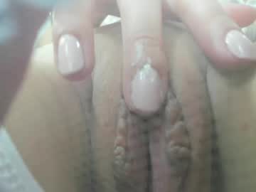 Holly_Little2 Chaturbate stream image from May 19, 2026