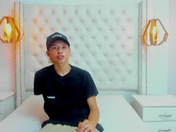 Mario_Collinss1 Chaturbate stream image from May 19, 2026