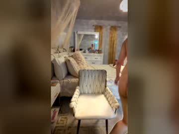 Yourqueen18 Chaturbate stream image from May 20, 2026