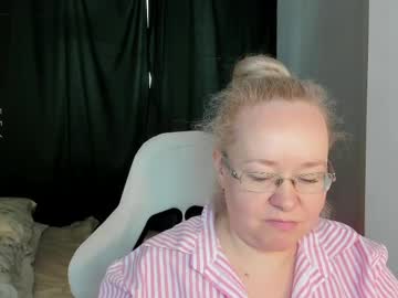 Violasmithh Chaturbate stream image from May 20, 2026