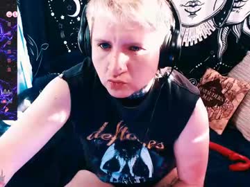 Ftmblueyes Chaturbate stream image from May 20, 2026