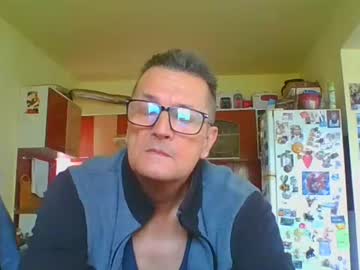 Ulmeni4 Chaturbate stream image from May 20, 2026