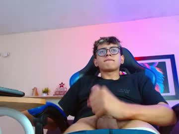 Alexcum_18 Chaturbate stream image from May 20, 2026