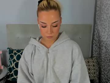 Kristyflowers Chaturbate stream image from May 20, 2026